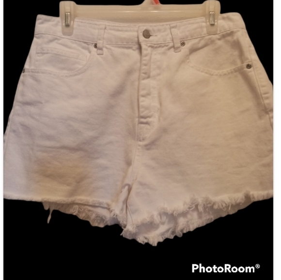Harper Heritage white Denim shorts - Picture 2 of 3